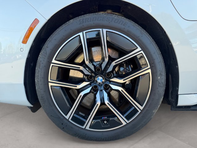 Certified 2026 BMW 750e xDrive AWD/4WD image 14