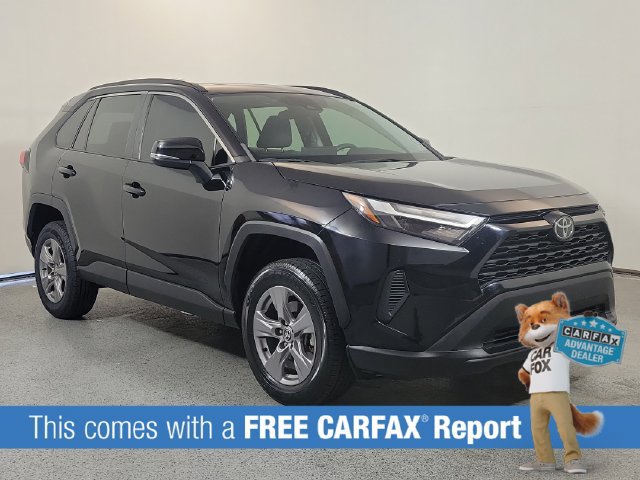 Used 2024 Toyota RAV4 XLE w/ Convenience Package FWD image 2