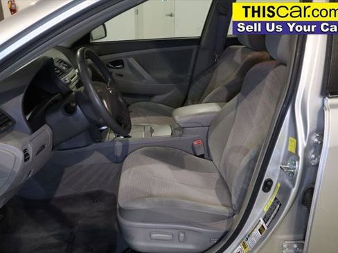 Used 2011 Toyota Camry LE image 18