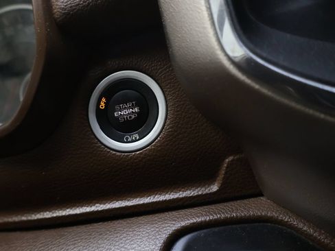 Used 2019 RAM 1500 Laramie AWD/4WD image 27