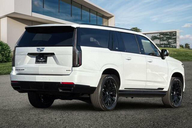 New 2026 Cadillac Escalade ESV Sport w/ LPO, ONYX Package AWD/4WD image 4
