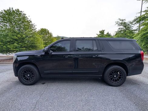 Used 2023 GMC Yukon XL Denali AWD/4WD image 2