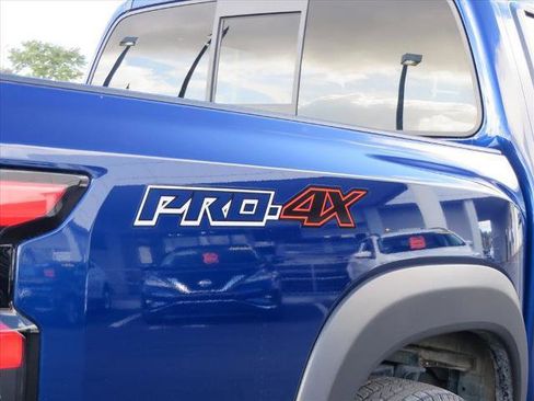Used 2022 Nissan Frontier PRO-4X w/ Pro-4X Premium Package image 10