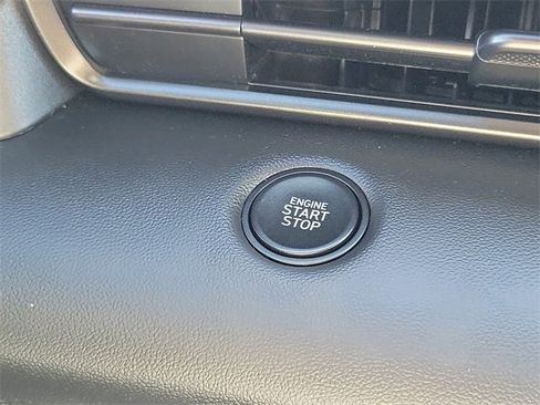 Used 2025 Hyundai Elantra Sport image 8