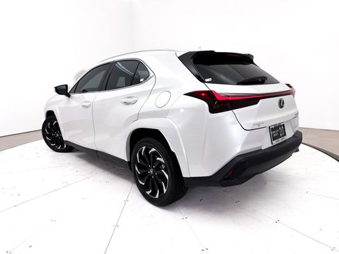 Used 2025 Lexus UX 300h FWD w/ Accessory Package (Z1) image 2