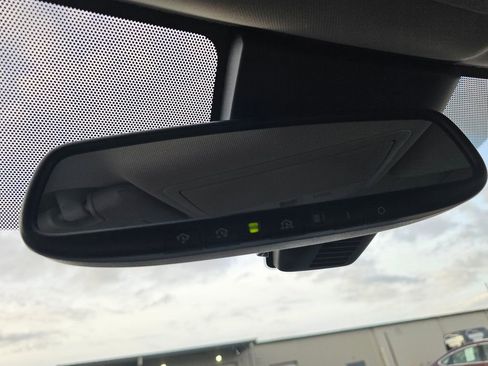 Used 2020 Nissan Rogue SL w/ Premium Package image 24