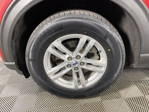 Used 2022 Ford Explorer XLT w/ Equipment Group 202A image 12