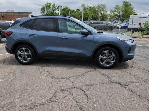 Certified 2025 Ford Escape ST-Line Select AWD/4WD image 17