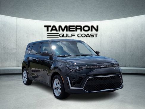 Used 2025 Kia Soul LX w/ LX Technology Package FWD image 9