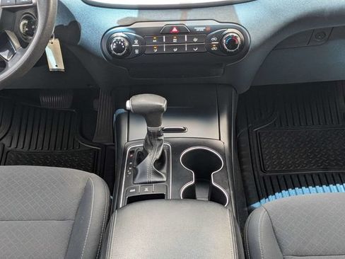 Used 2020 Kia Sorento AWD V6 image 19