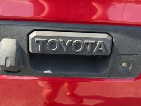 Used 2018 Toyota Tacoma Limited AWD/4WD image 30