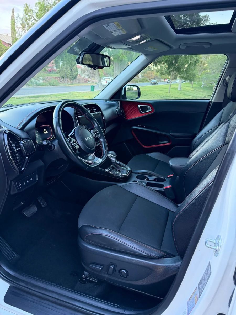 Used 2024 Kia Soul GT-Line w/ Option Group 020 FWD image 10