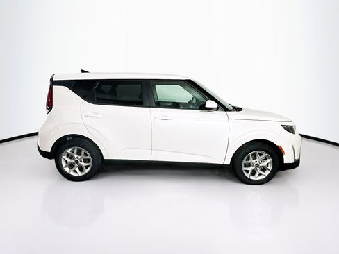 Used 2025 Kia Soul LX w/ LX Technology Package image 10