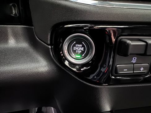 Certified 2023 GMC Sierra 1500 SLT w/ SLT Convenience Package image 22