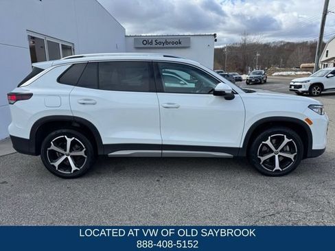 Certified 2025 Volkswagen Tiguan SE AWD/4WD image 4