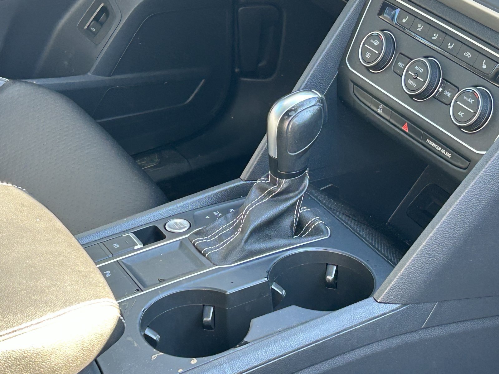Used 2021 Volkswagen Atlas SE FWD image 9