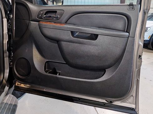 Used 2014 Chevrolet Suburban LT AWD/4WD image 29