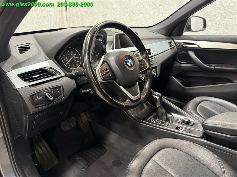 Used 2017 BMW X1 xDrive28i AWD/4WD image 3