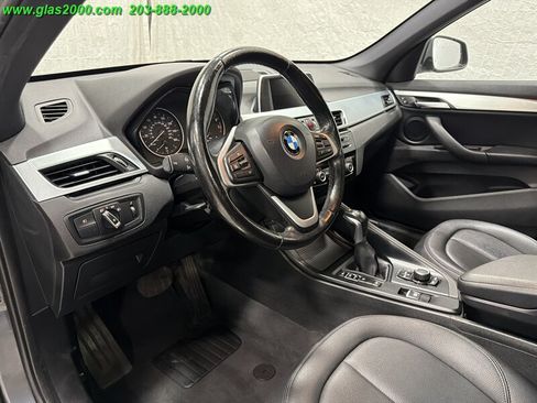 Used 2017 BMW X1 xDrive28i AWD/4WD image 3