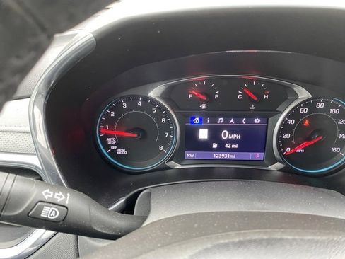 Used 2019 Chevrolet Equinox Premier image 23