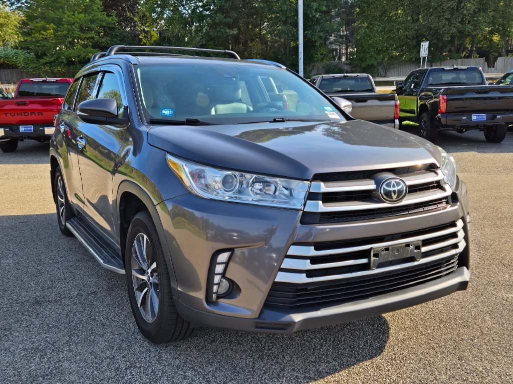Used 2018 Toyota Highlander XLE AWD/4WD image 8