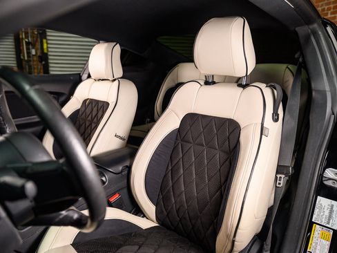 Used 2016 Ford Mustang GT image 31