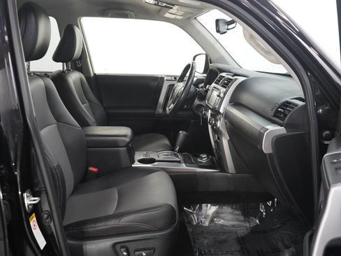 Used 2018 Toyota 4Runner SR5 Premium AWD/4WD image 11