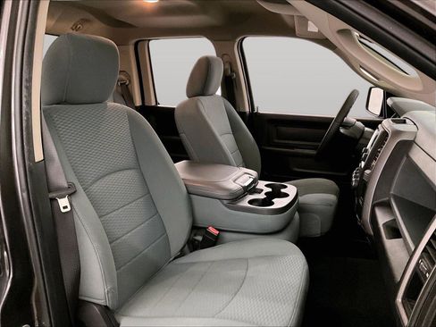 Used 2019 RAM 1500 Express AWD/4WD image 7