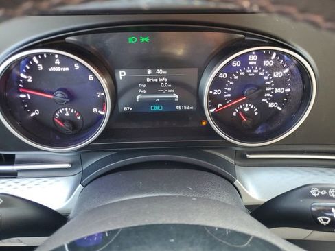 Used 2022 Kia Carnival LX w/ Paint Protection Package image 24