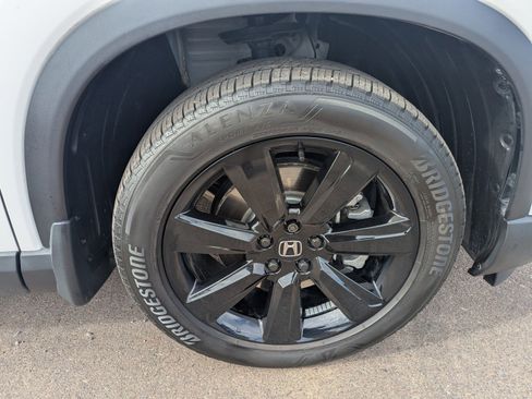 Used 2025 Honda Pilot Black Edition image 9