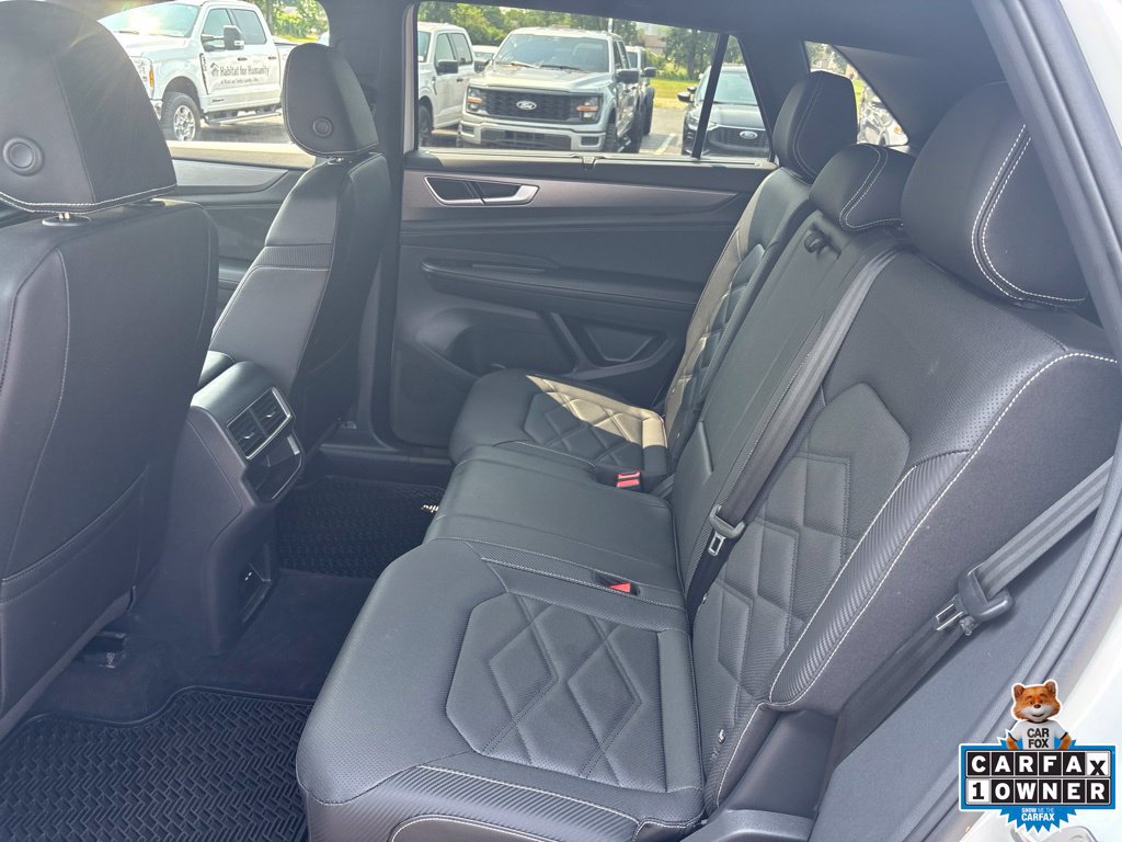Used 2025 Volkswagen Atlas Cross Sport SE AWD/4WD image 29