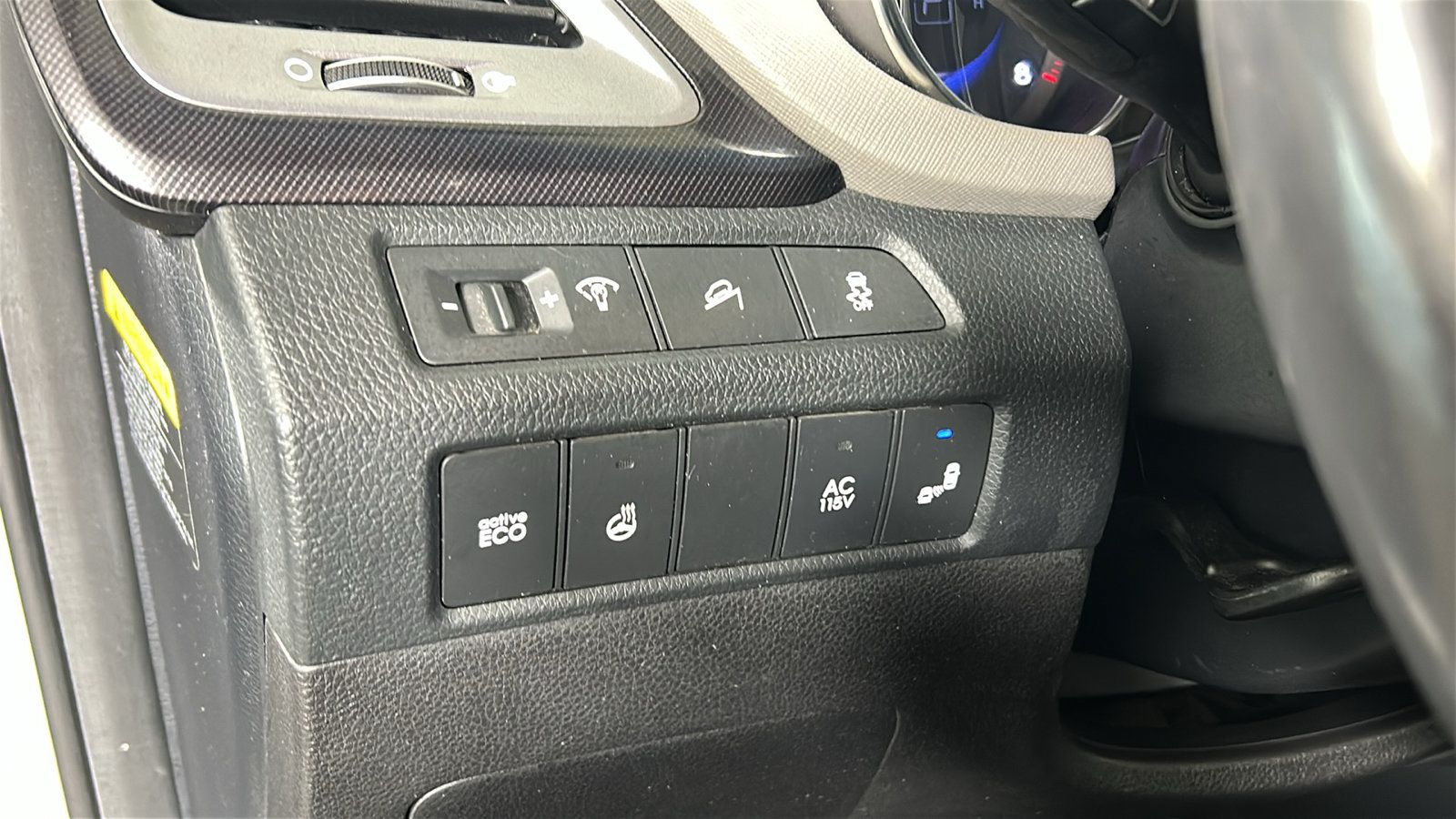 Used 2014 Hyundai Santa Fe Limited FWD image 23