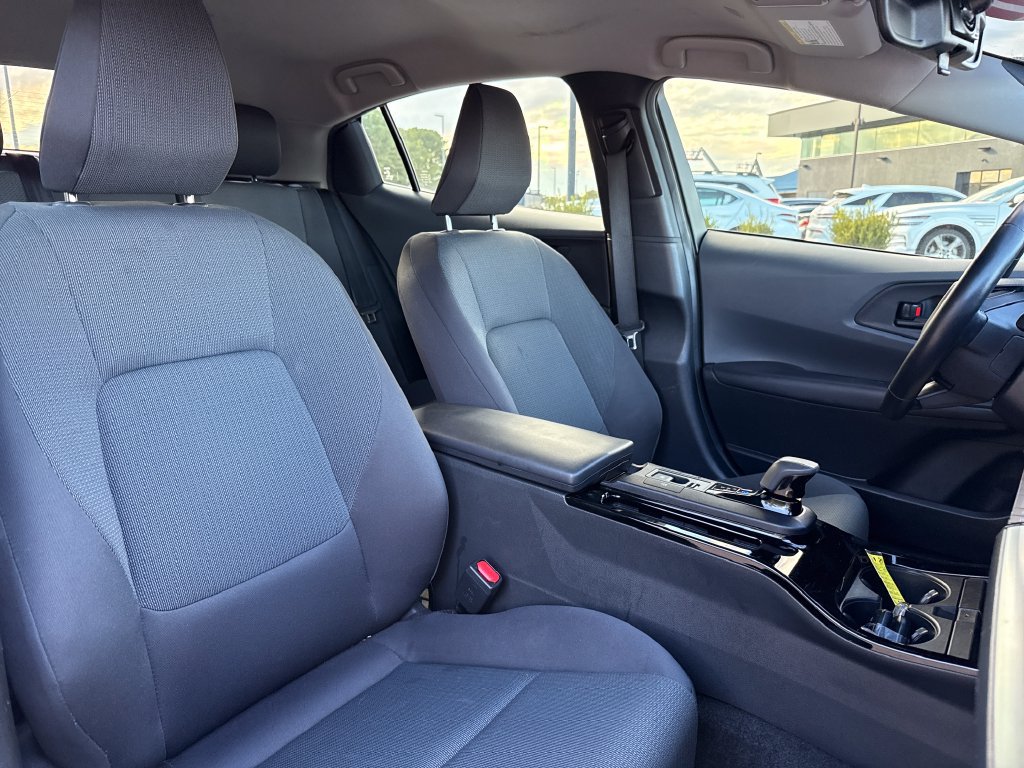 Used 2024 Toyota Prius LE FWD image 28