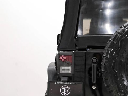 Used 2015 Jeep Wrangler Sport image 33