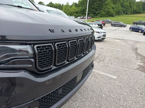Used 2024 Jeep Wagoneer Series II AWD/4WD image 9