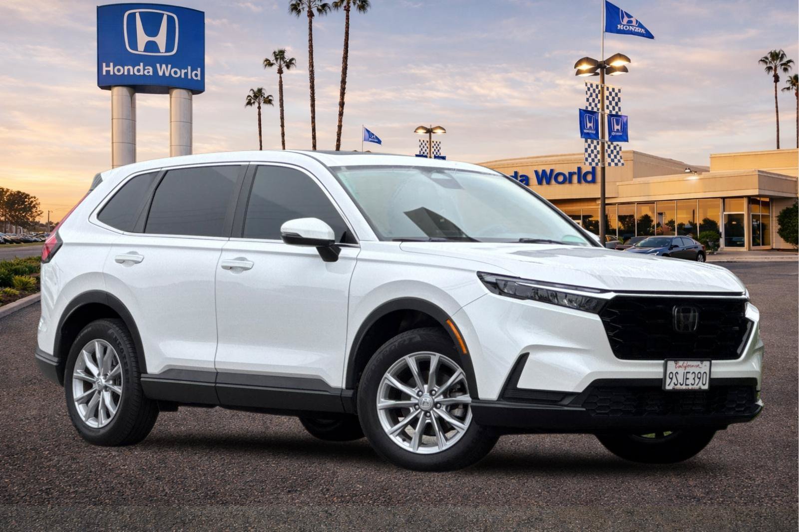 Used 2023 Honda CR-V EX image 2