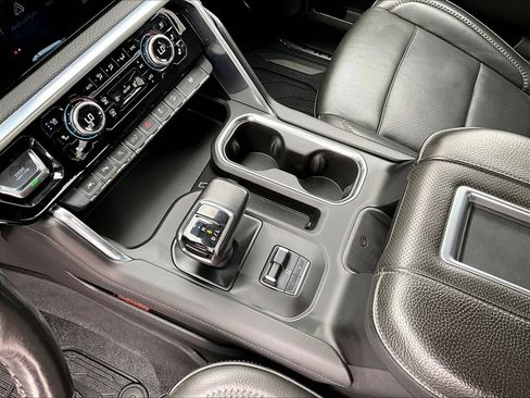 Used 2022 GMC Sierra 1500 Denali w/ Technology Package AWD/4WD image 16