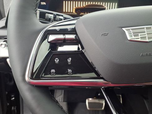 New 2025 Cadillac Optiq Luxury 1 w/ LPO, ONYX Package image 15