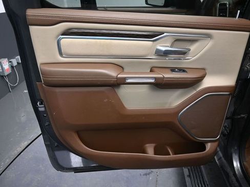 Used 2019 RAM 1500 Laramie image 36