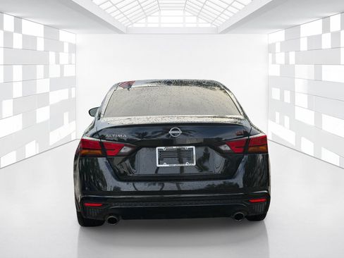 Certified 2024 Nissan Altima 2.5 SR w/ SR Premium Package FWD image 6
