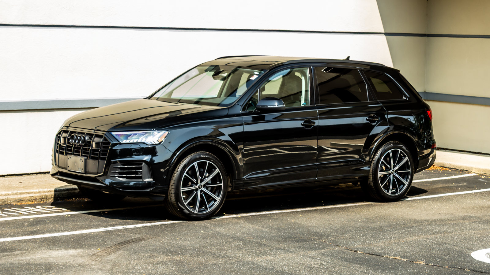 Used 2023 Audi Q7 3.0T Premium Plus w/ Premium Plus Package AWD/4WD image 3