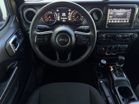 Used 2023 Jeep Gladiator Sport AWD/4WD image 11