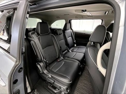Certified 2026 Honda Odyssey Touring image 19
