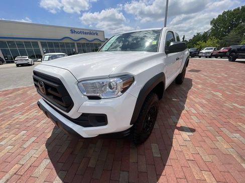 Used 2022 Toyota Tacoma SR w/ SX Package RWD image 23