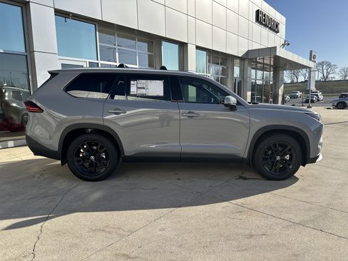 New 2026 Toyota Grand Highlander Hybrid MAX Limited image 10