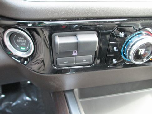 New 2026 GMC Sierra 1500 SLT w/ SLT Premium Plus Package image 18