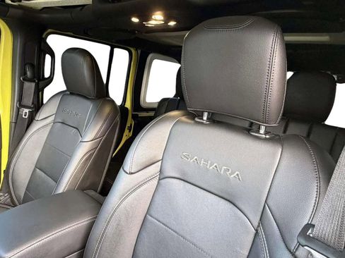 Used 2023 Jeep Wrangler Unlimited Sahara w/ Cold Weather Group image 15