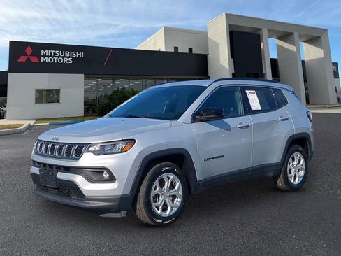 Used 2024 Jeep Compass Latitude AWD/4WD image 1