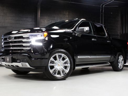 Used 2025 Chevrolet Silverado 1500 High Country w/ High Country Premium Package AWD/4WD image 83