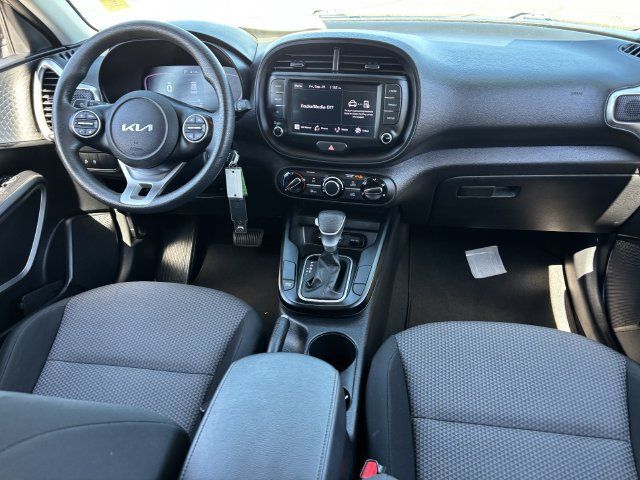 Used 2023 Kia Soul LX w/ Option Group 015 FWD image 15